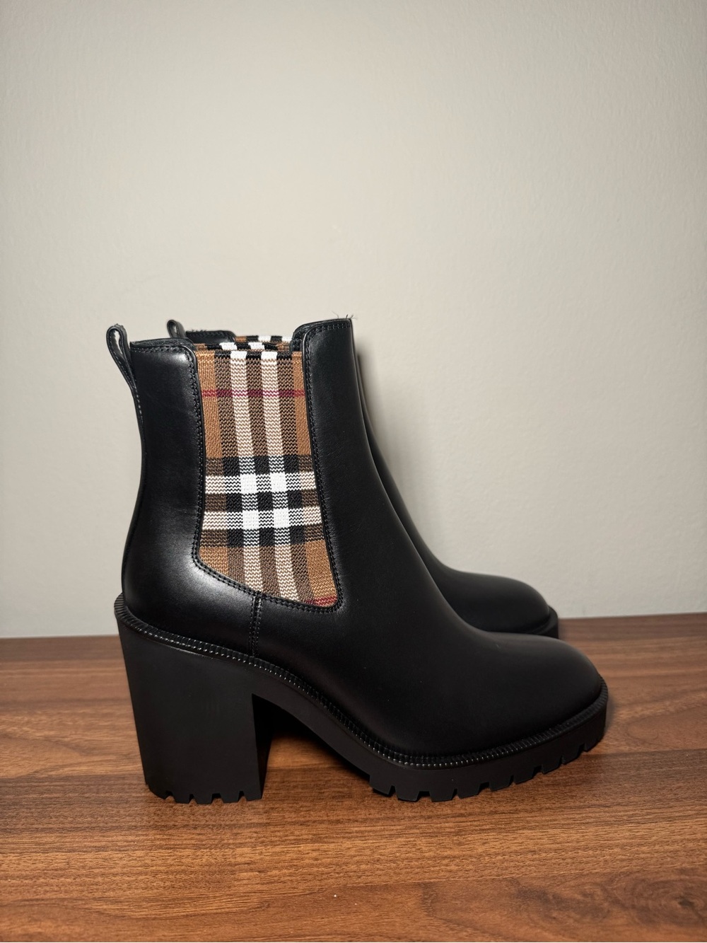 Burberry Black Leather Chelsea Ankle Boots with Signature Check